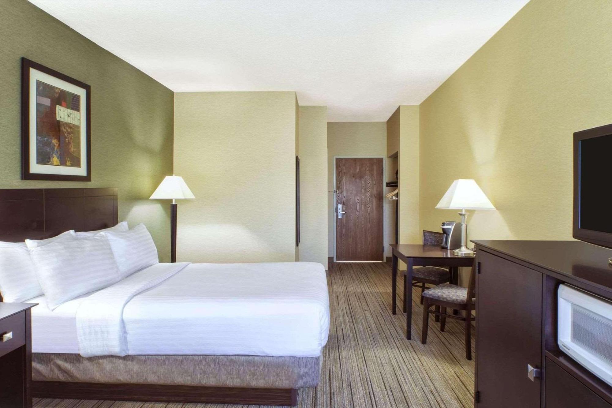 Country Inn & Suites By Radisson Benton Harbor-St Joseph Mi Экстерьер фото